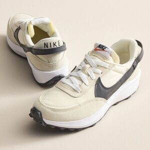 Nike Waffle Debut Women’s Shoes